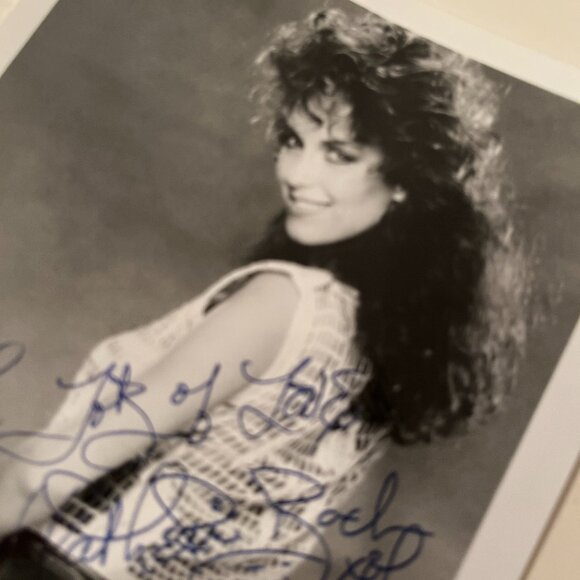 Catherine Bach Black And White 5x7 Picture (From Fan Club) - Picture 2 of 4